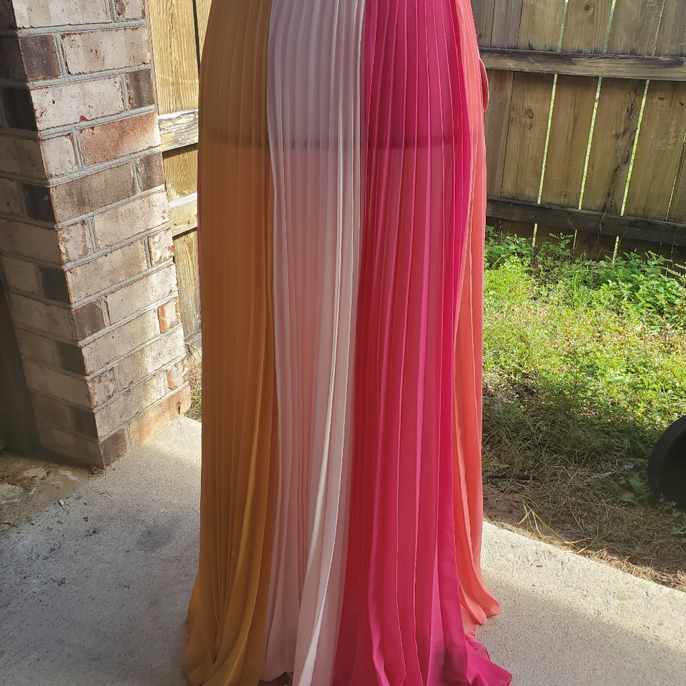 Luxxel Colorblock Pleated Maxi Skirt in Pink, Coral, Yellow & Cream - Picture 7 of 10